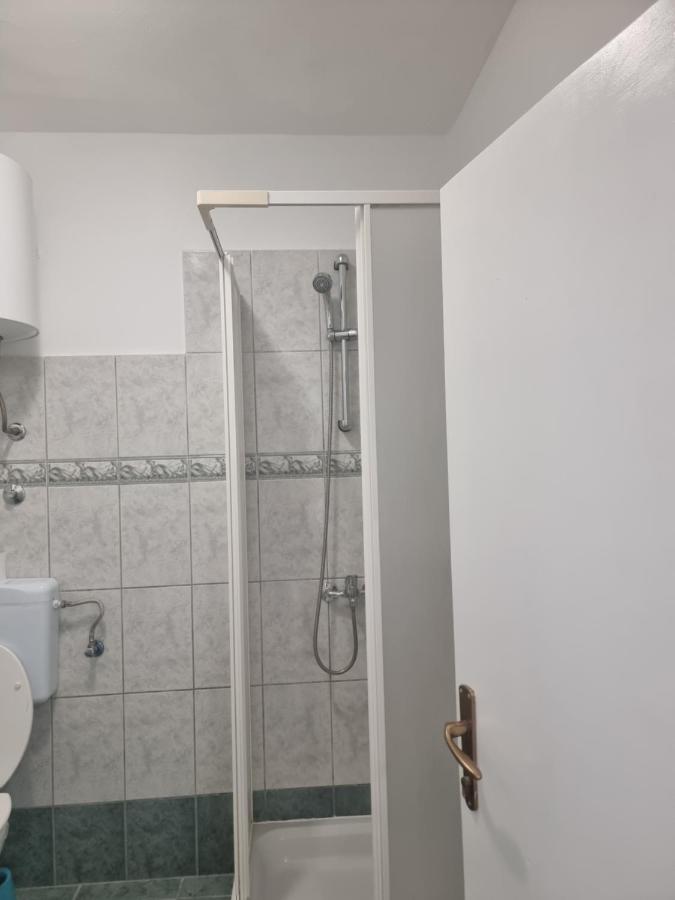Apartmani Alen Dinjiska Exterior photo