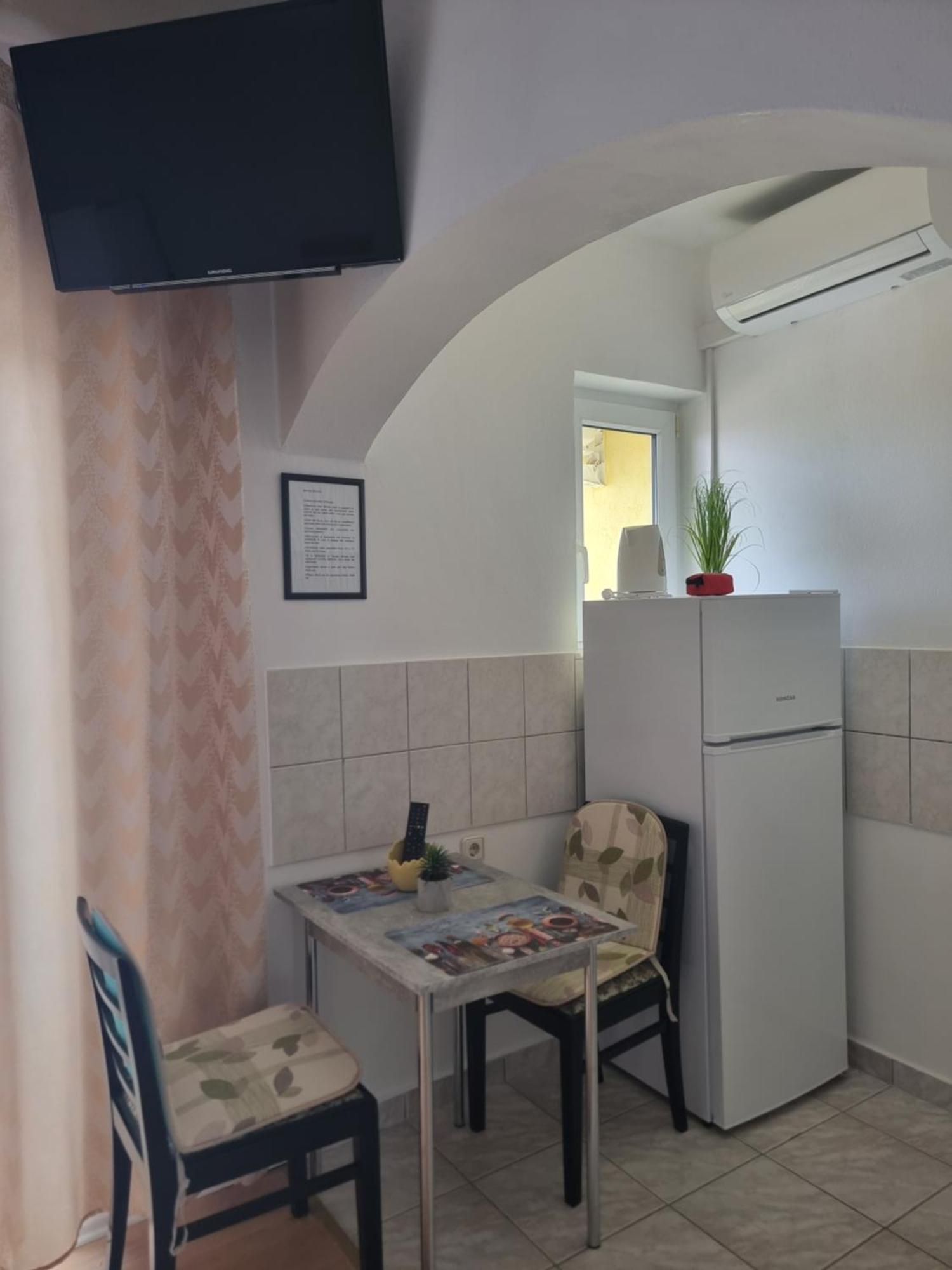 Apartmani Alen Dinjiska Exterior photo