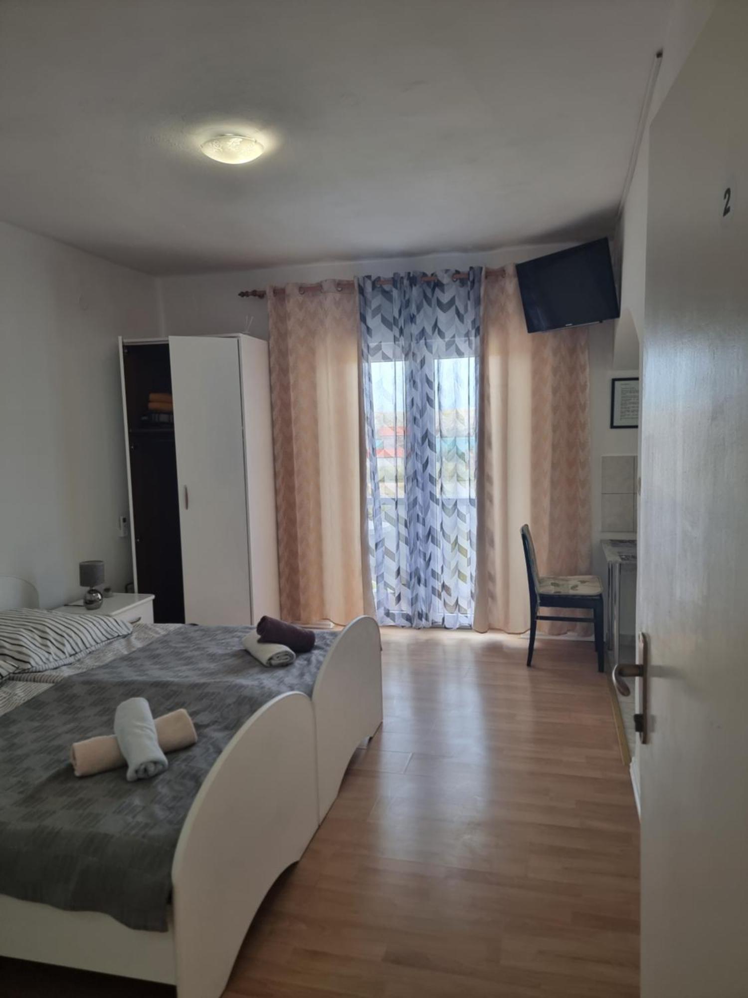 Apartmani Alen Dinjiska Exterior photo